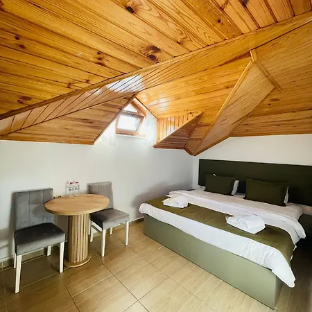 Hotel Manolyam