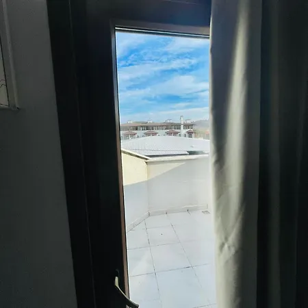 Manolyam Ξενοδοχείο *