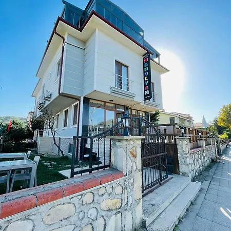 Ξενοδοχείο Manolyam *